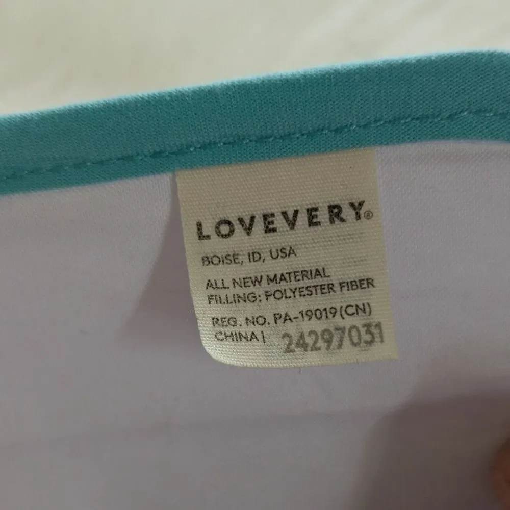Lovevery Realist Play Kit 19-21Mo Quilted Critter Pockets Animals Cotton Hanger